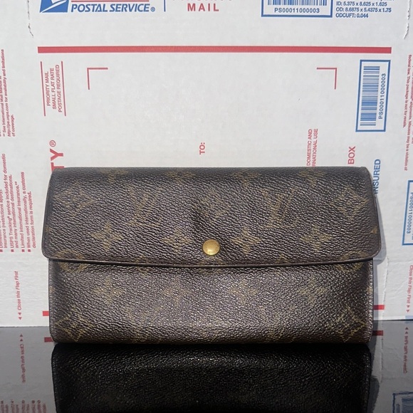 Authentic Louis Vuitton Brown long Sarah Monogram Wallet Certified - Picture 2 of 12